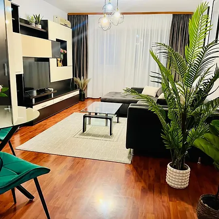 07 With Panoramic View * 康斯坦察